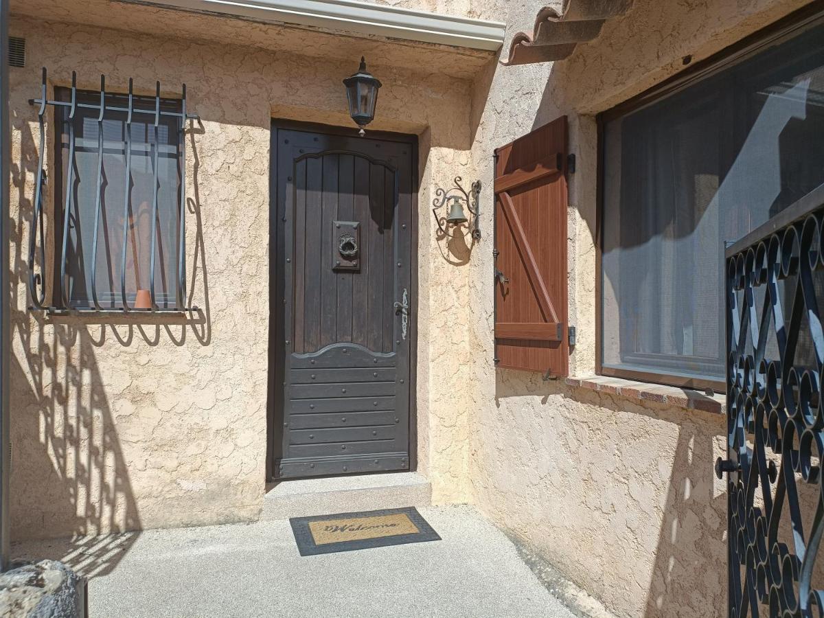 Appartement Privatise Dans Maison Utelle Buitenkant foto